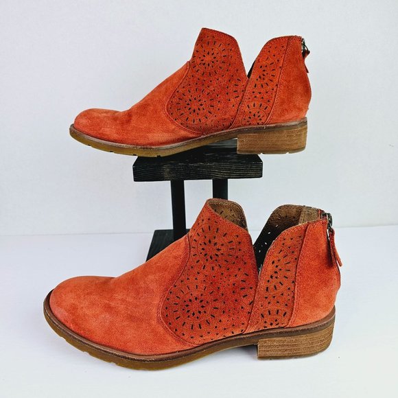Sofft Women’s Barrosa Sunset Orange Suede Ankle Bootie Size 9.5M - Picture 2 of 8